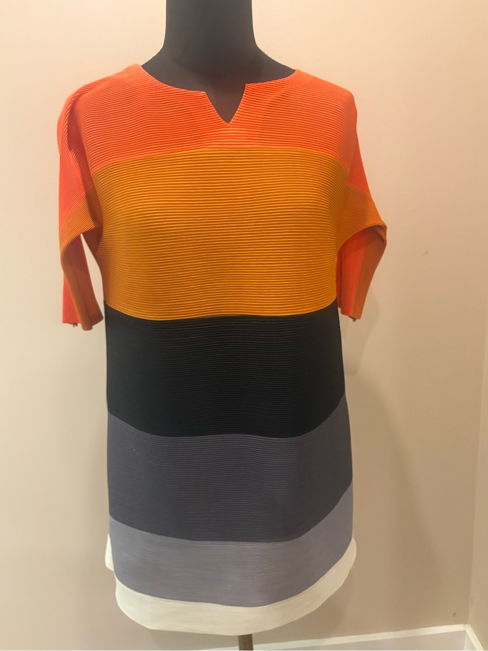 Brand new colorful Short Sleeve pleated Top in Orange, Yellow, Black, Gray